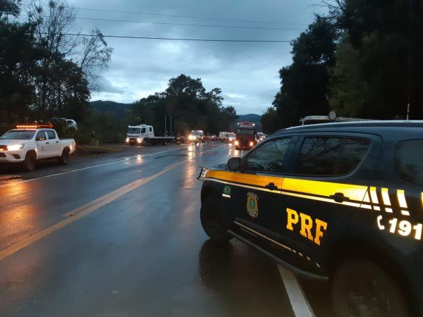 PRF prende mulher por descumprimento de prisão domiciliar em Lajeado