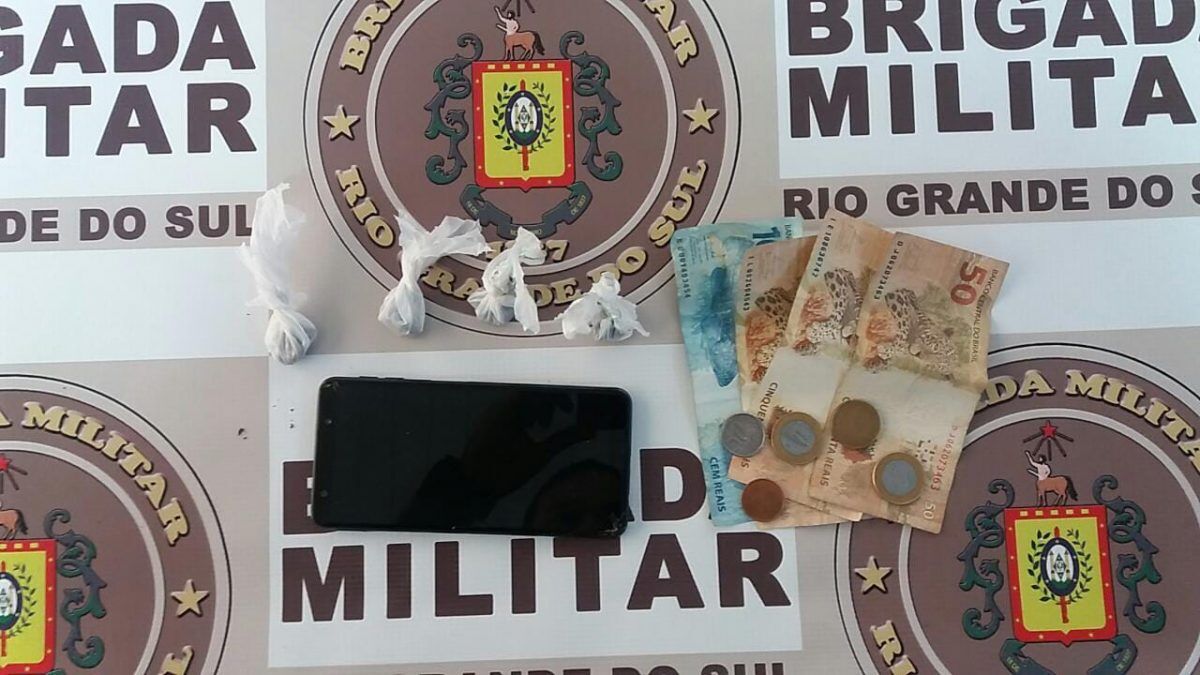 Brigada apreende adolescente por tráfico de drogas