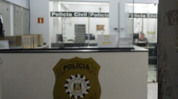 Carro é furtado em Lajeado