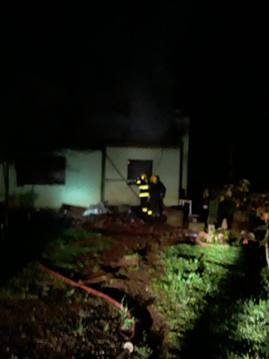 Incêndio consome residência em Capitão