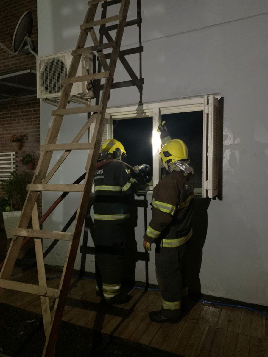 Incêndio consome parte de residência em Encantado