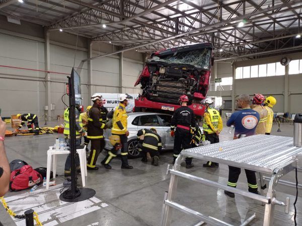 Bombeiros do Vale participam de treinamento em Chapecó