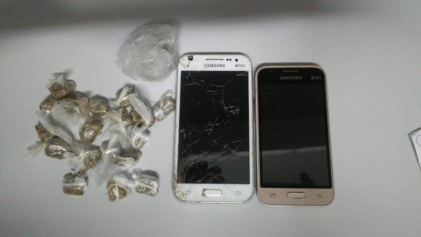 Dupla é presa por tráfico de drogas em Capitão