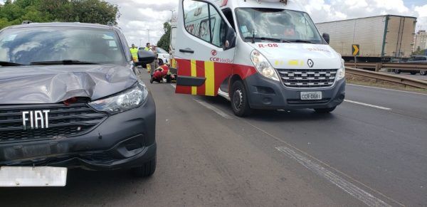 Colisão entre carro e moto deixa motociclista ferida na BR-386 em Lajeado