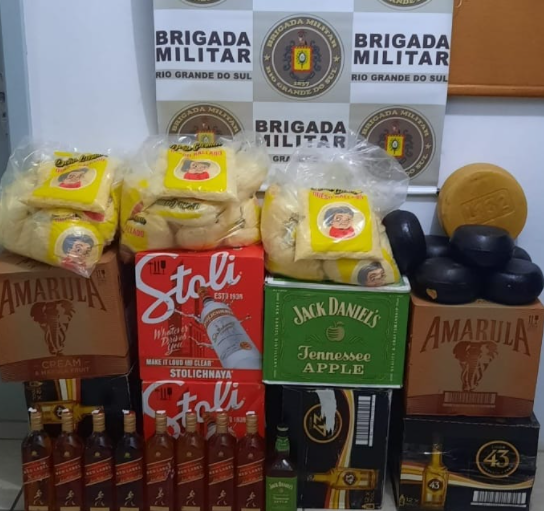 BM apreende bebidas alcoólicas e produtos sem procedência em Estrela