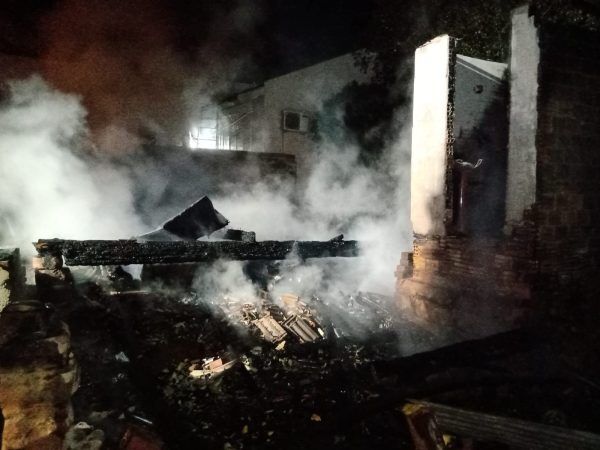 Homem morre em incêndio no Bairro Canabarro