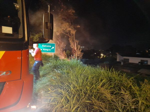 Incêndio atinge vegetação no Florestal