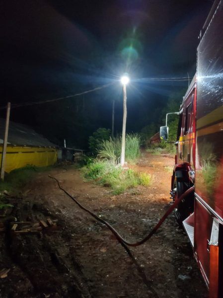 Incêndio atinge aviário no interior de Roca Sales