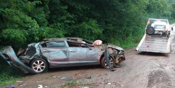 Homem é preso após capotar veículo roubado