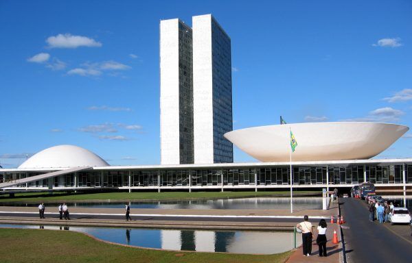 Congresso aprova salário mínimo de R$ 1.294 para 2023
