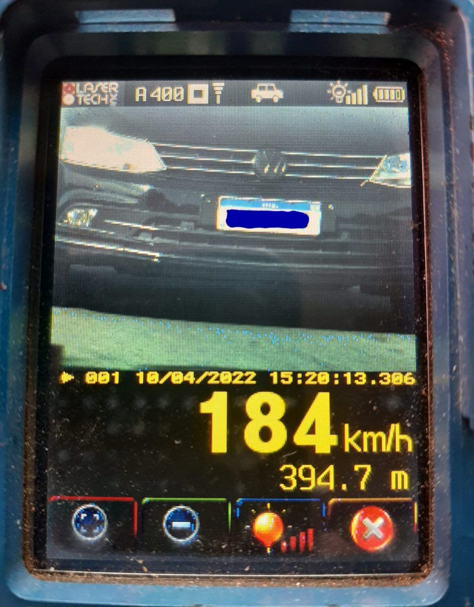 Carro é flagrado a 184 km/h em Estrela
