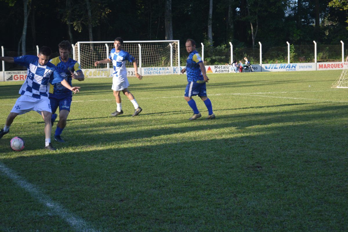 Guarani vence e assume a liderança