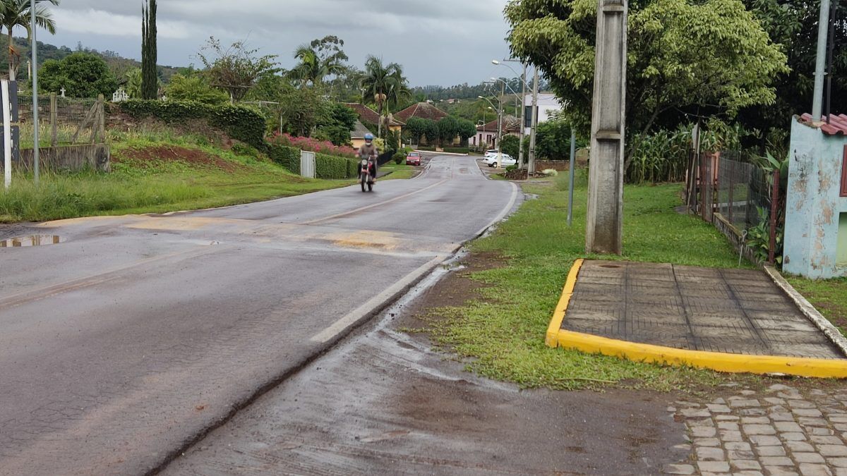 Após reequilíbrio de preço, empresa vai retomar construção de calçadas
