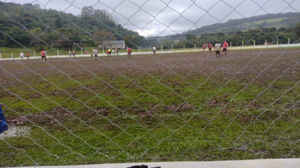 Chuva atrapalha calendário dos campeonatos