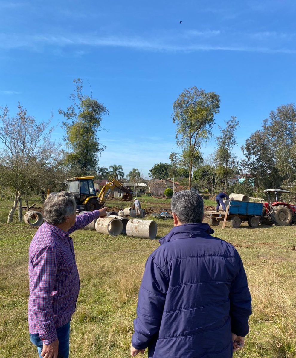 Obra de drenagem busca solucionar alagamentos na cidade