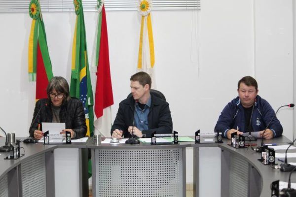 Câmara autoriza repasse para compra de escavadeira ao G8