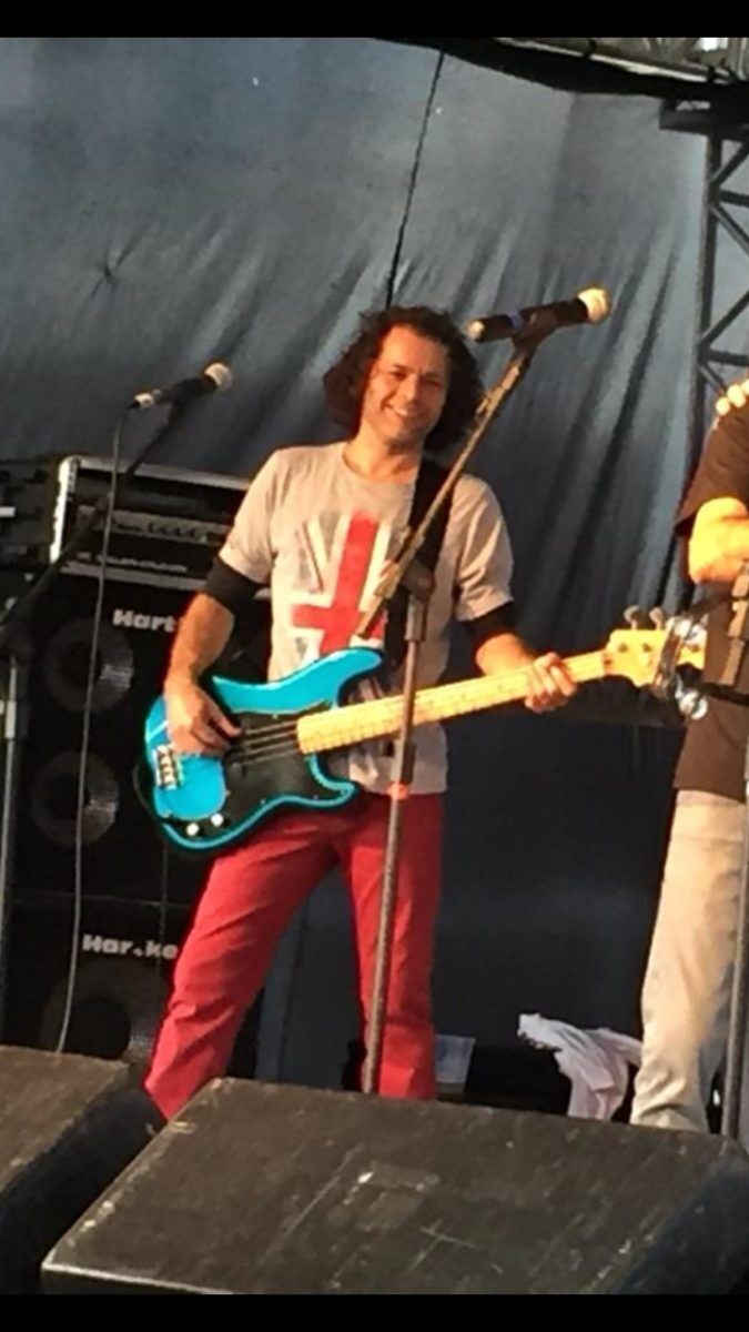 “Ouçam rock em volume alto! Não há nada mais libertador”