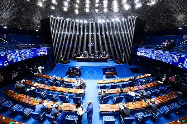Sartori segue na ponta, mas perde vantagem em pesquisa ao Senado