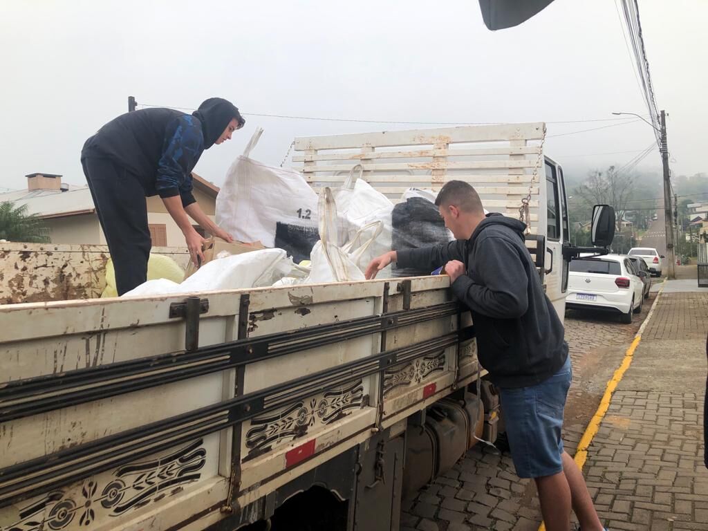 Projeto incentiva reciclagem de resíduos entre estudantes em Imigrante