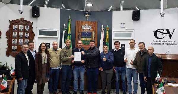 Projeto aprovado na câmara regulamenta instalação de suportes para bicicletas