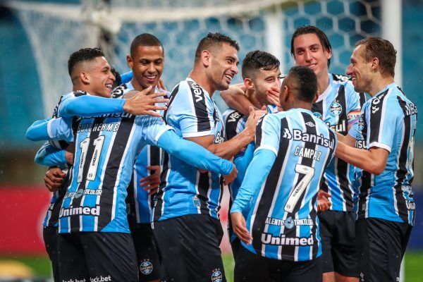 Grêmio atropela o Operário e retoma vice-liderança da Série B