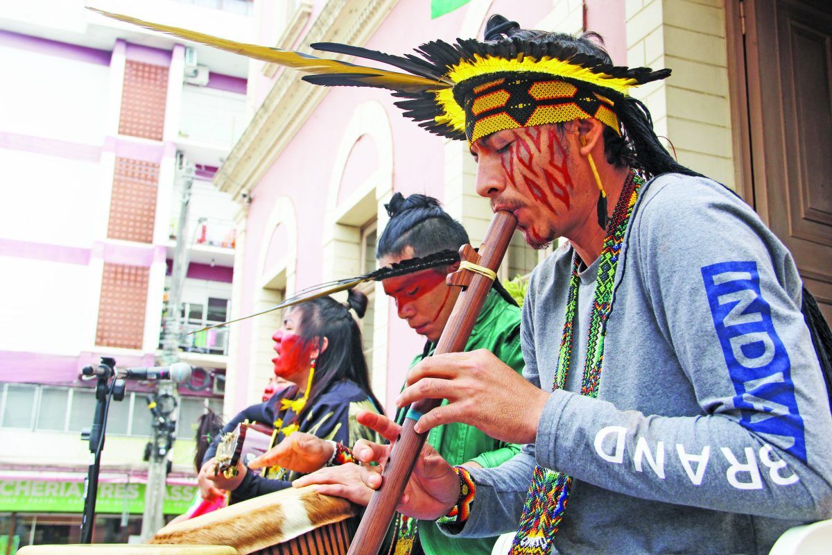 Comitiva indígena do Acre inaugura espaço espiritual no Vale