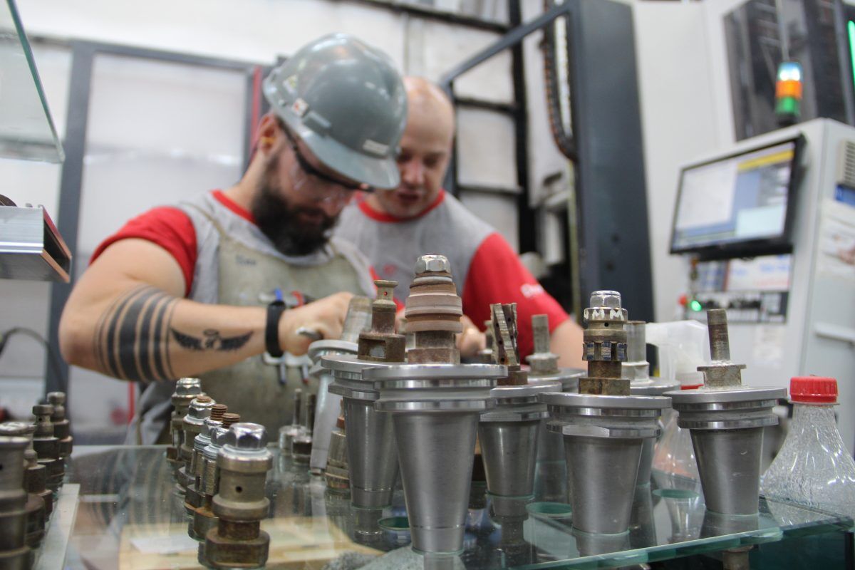 Reação da economia surpreende e anima setor industrial