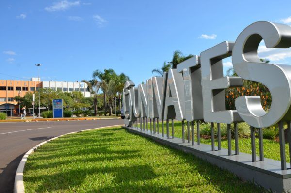 Univates anuncia reajuste de até 9,5% nas mensalidades; DCE convoca manifestação