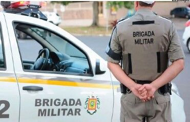 Carro é roubado em Lajeado