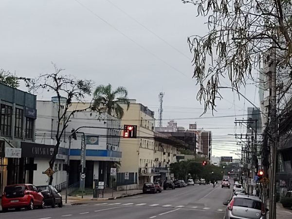 Sexta-feira Santa será nublada com possibilidade de chuvas