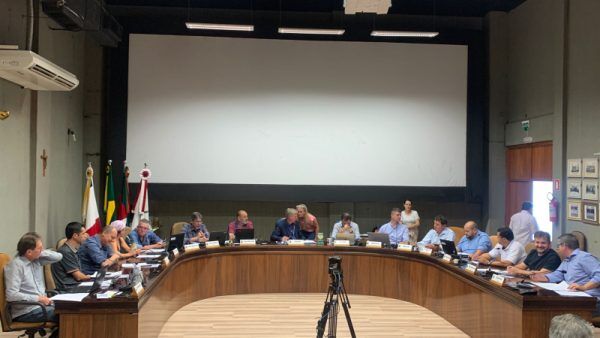 Vereadores cobram agilidade em atendimentos na área de saúde