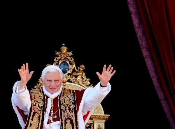 Papa emérito Bento XVI terá funeral simples
