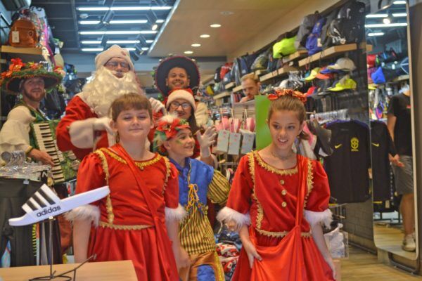 Comércio amplia horário na semana do Natal