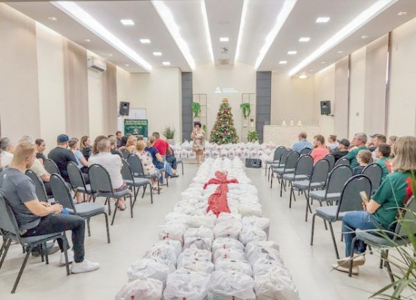 Entre abraços e sorrisos, Natal desperta solidariedade