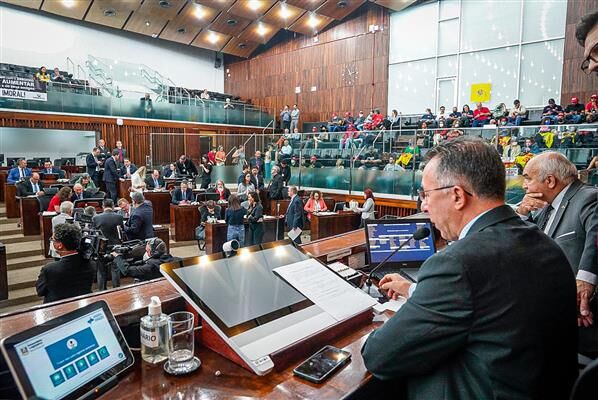 Assembleia aprova reajuste de 10,6% no piso regional