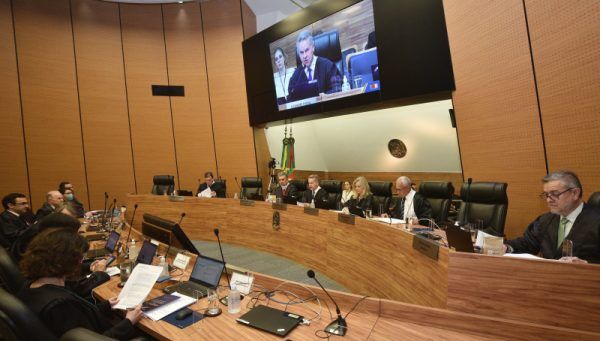 TCE reconduz Alexandre Postal à presidência