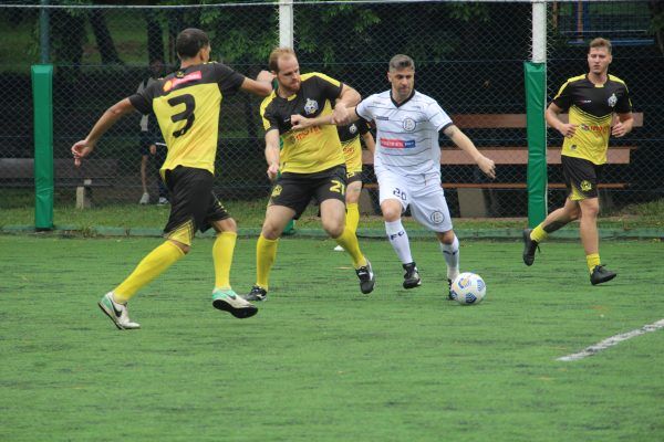 Bola começa a rolar no Clube Tiro e Caça