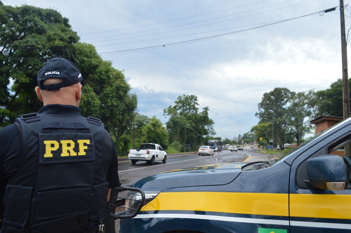 PRF socorre homem que sofreu mal súbito na BR 386, em Bom Retiro do Sul
