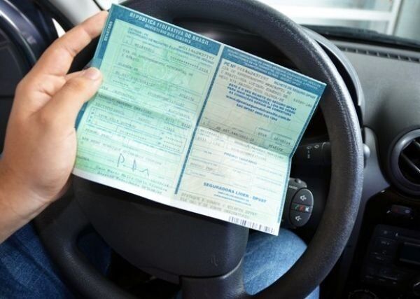 Detran inicia emissão de documentos do licenciamento 2023