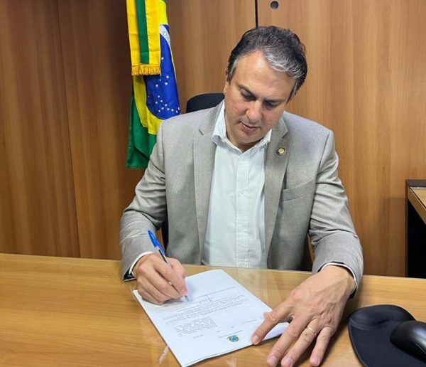 Piso nacional dos professores sobe para R$ 4.420,55