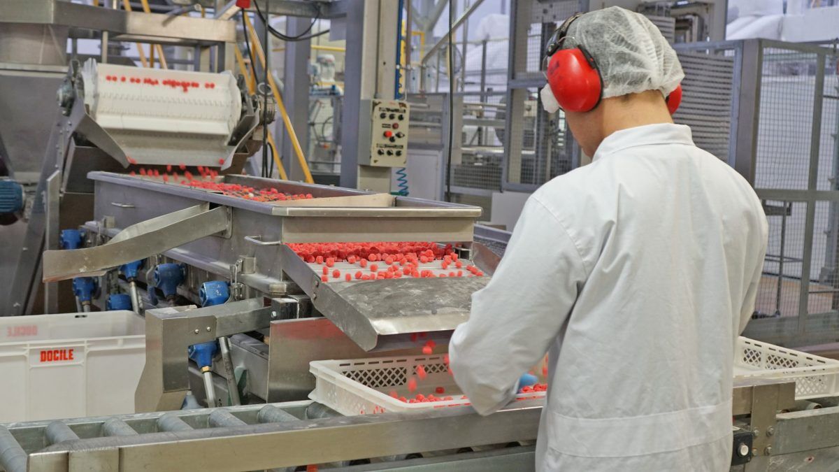 Pedidos de seguro-desemprego reduzem 5,4% em doze meses