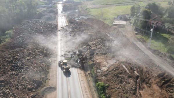 CCR cancela detonações de rochas na BR-386, em Lajeado