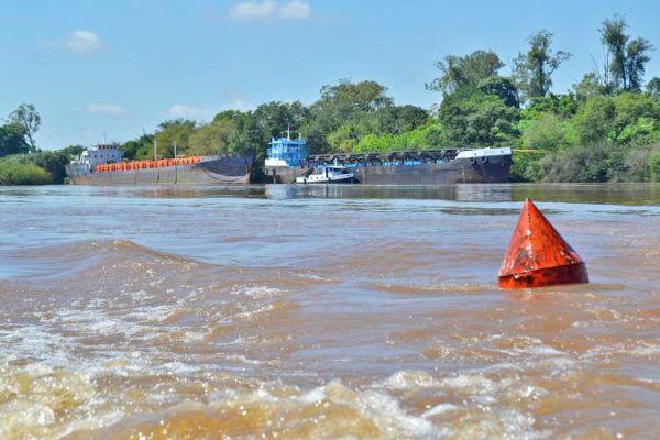 Marinha sugere iniciativas para destravar navegação no Taquari