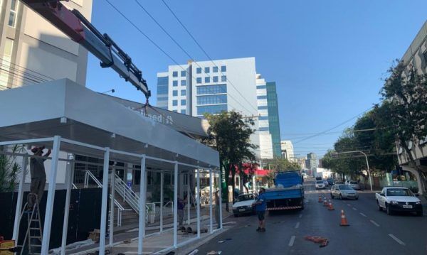 Estrutura metálica é instalada em “superparada” na Benjamin
