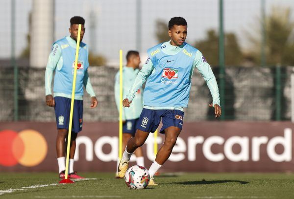 Brasil entra em campo pela primeira vez após a Copa