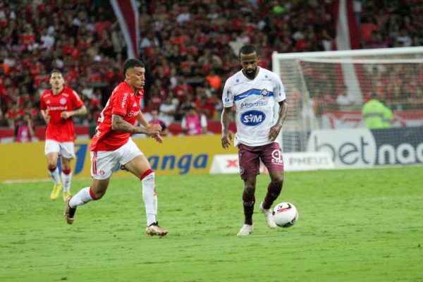 Caxias elimina o Inter nos pênaltis e vai à decisão do Gauchão