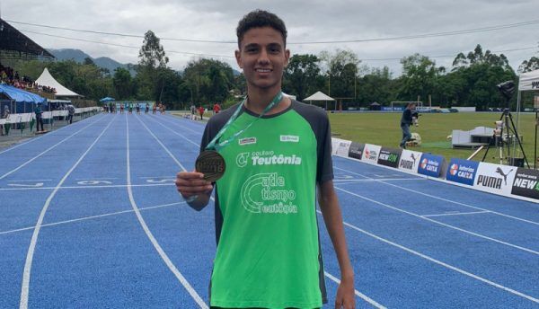 Atleta representa o Colégio Teutônia no Campeonato Brasileiro Escolar