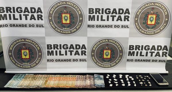 Jovem é preso por tráfico de entorpecentes no Bairro Santo Antônio