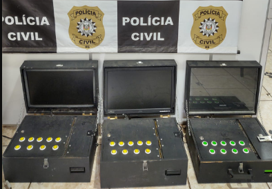 Máquinas caça-níqueis são apreendidas em Roca Sales