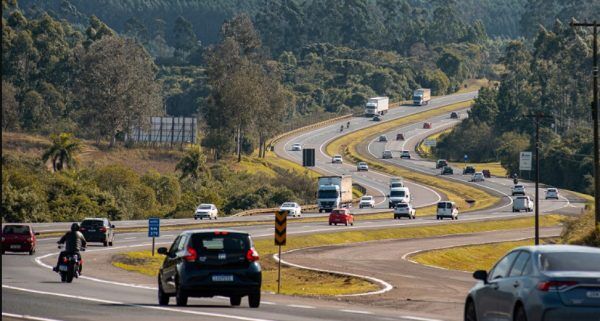 CCR prevê 140 mil veículos na BR-386 no feriadão